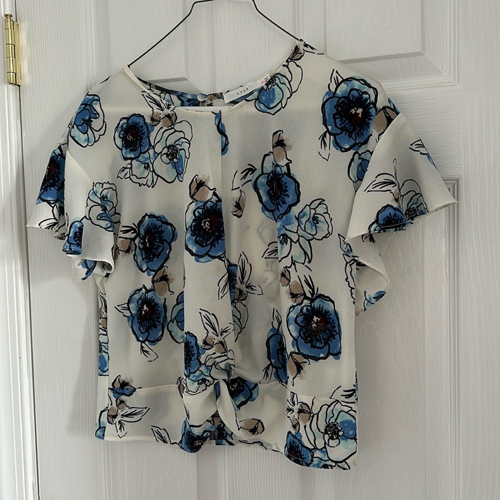 Bell sleeve top